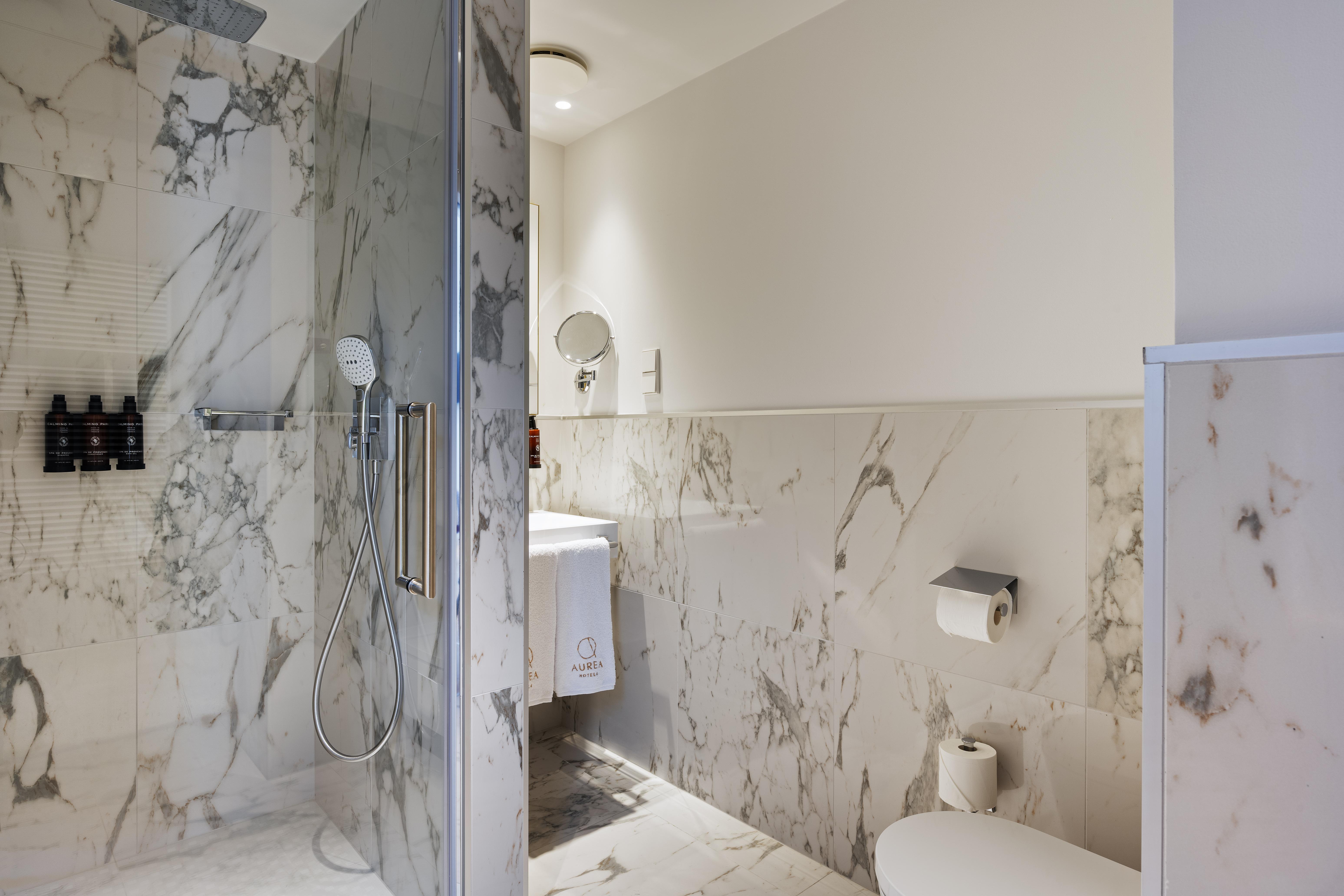Aurea Ana Palace By Eurostars Hotel Company Budapest Exterior photo Bathroom