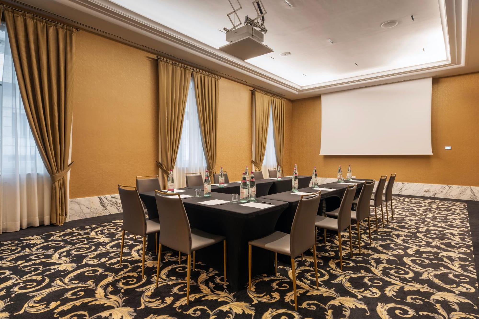 Aurea Ana Palace By Eurostars Hotel Company Budapest Exterior photo Meeting room